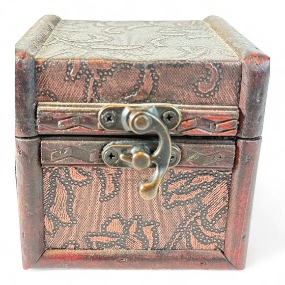 Vintage Decorative Wooden Treasure Box With Intricate Paisley Design & Ornate Me - Picture 6 of 8